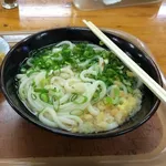 セルフうどん屋にてトッピング3品、ゴキゲンな昼飯にせよ