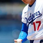 大谷翔平に新たな伝説　投手専念からDH解除で代打出場　血染めの熱投…最速162.5キロで7勝目
