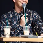 【悲報】パンサー向井さん、映画館のプレミアラグジュアリーシートで両隣の迷惑客にブチギレ・・・・・・・・・