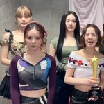 【悲報】NiziUさん、デビュー5周年の東京ドームでゴッソリ空席・・・・・・・・・