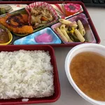 【悲報】会社の社食が「こういう感じ」のところで働いてる奴ｗｗｗｗｗｗｗｗｗｗ