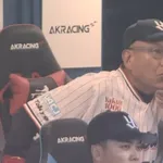 ヤクルト池山監督、ウエートトレーニングで腰を痛める
