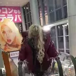 【悲報】アレン様さん、エスカレーターでふざける動画が拡散されてしまう・・・・・・・・・
