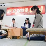 【困惑】女流棋士会さん、相次ぐ迷惑行為にガチで厳正対応へ・・・・・・・・・