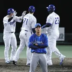 DeNA相川監督、中日サノー本塁打でバッテリーに苦言「申告敬遠もできる場面なのに…」