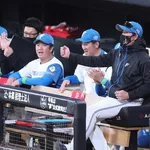 野球の監督がユニフォーム着てるのおかしいっていう意見あるけどさ
