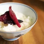【悲報】日本人さん「漬物をパクッ、すかさず白米を口に流し込む！」←これ外国人笑うらしいｗｗｗｗｗｗｗｗｗｗ