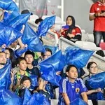 【悲報】サッカー日本代表サポーターの伝統「ゴミ拾い」、余ったゴミ袋のせいでゴミが増えていた模様ｗ