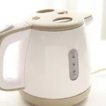 「電気ケトル」って必要か必要じゃないかめちゃくちゃ割れる家電やない？