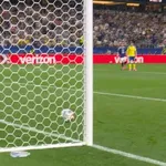 日本代表が先制に成功！　スウェーデン代表と大一番、前田大然が完璧ゴール
