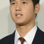 【悲報】40過ぎてハゲてない男さん、逆にきもいwwwwwwwwww