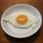 目玉焼きに醤油かける奴wwww