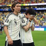 田中碧、号泣で取材対応もできずスタッフに付き添われ無言で会場を後にする！！！