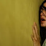 【悲報】映画「Backrooms」さん、日本版ポスターでクソダサ改変されてしまう・・・・・・・・・