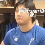 【悲報】大谷翔平、ロバーツのスピーチに飽きて変顔してしまうwwwwwwwwwwwwwwwwww