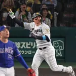 森下のサヨナラ弾、一塁コーチとハグしていたようだけどあれ走塁妨害でアウトにならない?