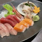 刺身5点盛り、冷奴←これに一品加えて完璧にしてくれ