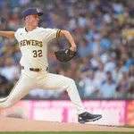 ミジオロウスキー(24)「防御率1.47 104回 156奪三振 平均球速161.5キロ(最速169.5キロ)」←この人