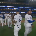 ドジャース、6点差ひっくり返し逆転勝ち 大谷翔平は1安打1四球 佐々木朗希3回KOも、17安打12得点と打線爆発