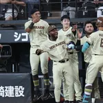 【悲報】日ハム、勝っても勝ってもSBに追いつけない