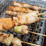 ワイ「やっぱり焼鳥は塩だよねぇ…素材の味がさぁ…」親友「じゃあ焼鳥の塩でご飯食えるの？？」