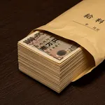 【悲報】テレビ「初任給40万、ボーナス平均100万です！！！」ワイ「うわああ」(テレビを窓から投げる)