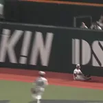 昨日のソフトバンク周東の外野フライwwwwwwwwwwwwwwwwwwww
