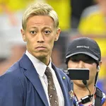 【悲報】本田圭佑さん、ライセンス持ってないからを金で解決させろとか言い始めるwww