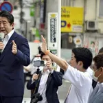 【困惑】警察関係者さん「山上は『アベーー！』と叫んで撃ってこないからSPの対応が遅れた」・・・・・・・・・