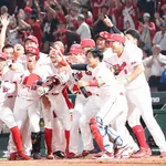 カープ新井監督『七夕の奇跡2017』再現に「あのとき誰が打ったの?あの選手もまあまあいいバッターだった」【監督談話/祝勝会】