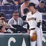 坂本勇人「ユニホーム、違くな~い?」 阪神ファンの双子をメロメロにするwwww