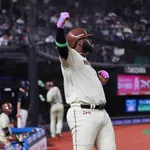 【悲報】レイエス「来年どうなるかは正直わからない。ここにいるか、別のチームでやるか、まだ不透明」