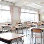 【悲報】JKの女子高で働く男性職員さん、理性を保てる気がしないwwwwwwwwww