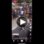 【動画あり】セクシーダンス中、行為ダンスバトルへ →途中別の行為ダンス女が現れ自転車に乗り駅弁しながら帰るwwwwww