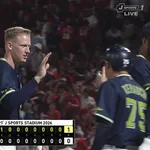 ヤクルト、外国人3投手で継投ノーヒットノーラン達成!