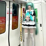 【動画あり】中国人「初音ミクのコスプレしてみた」←デカすぎると話題にwwwww