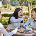 【悲報】小学校→運動神経いい奴がモテる 中学校→面白い奴がモテる 高校→・・・・・・・・・