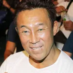 【悲報】薬師寺保栄さん「まだまだ俺はモテる」妻に無断で愛人と養子縁組・・・・・・・・・
