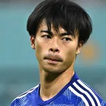 【悲報】三笘薫さん、人身事故後に青ざめてボーッと立ち尽くす・・・・・・・・・