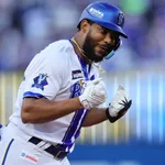 DeNA・相川監督「まだ検査はしていないけど、大丈夫なんじゃないかなと」 欠場の助っ人に言及
