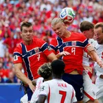 【W杯】「なぜハーランドにパスしなかった！」ノルウェーFWセルロートのインスタ炎上　絶好機生かせず