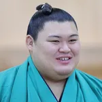 【悲報】先場所全休の大の里さん、藤ノ川さんに敗れまさかの2連敗スタート・・・・・・・・・