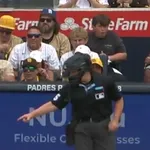 MLBの女審判さん、球審を務めるも両チームからブチ切れられて両チームから退場させる大混乱を巻き起こしてしまうwww