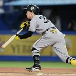 巨人・浦田俊輔が熱中症で途中交代 灼熱の神宮に橋上監督代行「今年一番暑いような状況でしたから」