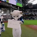 【悲報】西武レオさん、ポリーにフラれて妹にバカにされる