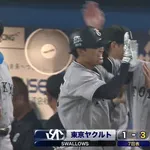 巨人・笹原、ライト最前列へ突き刺す貴重な勝ち越し2ラン!
