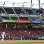 【悲報】広島カープ、観客数が激減…12年ぶり2試合連続2万人割れの異常事態に