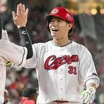 カープ坂倉〝お目覚め〟決勝弾!菊池同点打!モンマルチ!持丸3出塁&好リード!栗林7回1失点!森浦三者三振締め!逆転勝ちで3位と5G差!【広島2-1阪神/試合結果】