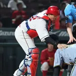 カープ島内が登録抹消。死球を与えた阪神前川が右肩甲骨骨折。黒原が1軍昇格【公示】