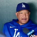 【朗報】ロバーツ監督、佐々木朗希の自己最速102マイルにご満悦「思わず笑顔になったよ」